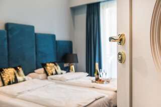 Апартаменты Diamonds Luxury Old Town Residence Краков Presidential Two-Bedroom Suite with Terrace and Sauna-14