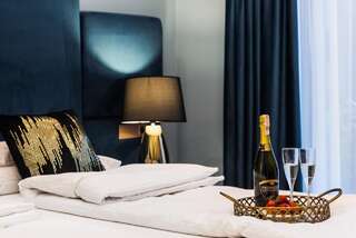 Апартаменты Diamonds Luxury Old Town Residence Краков Presidential Two-Bedroom Suite with Terrace and Sauna-16