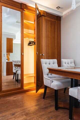 Апартаменты Diamonds Luxury Old Town Residence Краков Роскошные апартаменты с 1 спальней и террасой-13